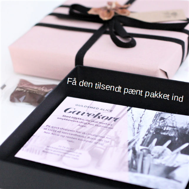 Bestil gavekort til smykkeworkshop pakket lækkert og smukt ind i bæredygtig materiale
